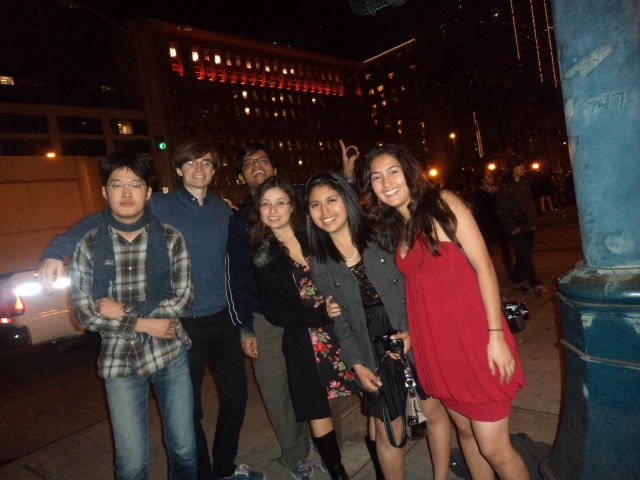 Welcome 2012! Dec 31 night Firework Celebrations:San Francisco Taro, Wicher, Vishwa, AnaLuz, Laura, Regii