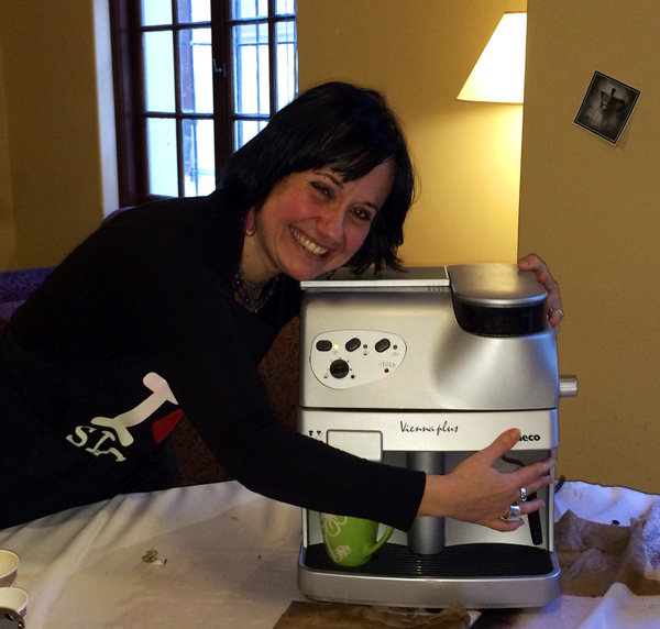 Chi ha bisogno di una Ferrari con una macchina del caffe' come questa?