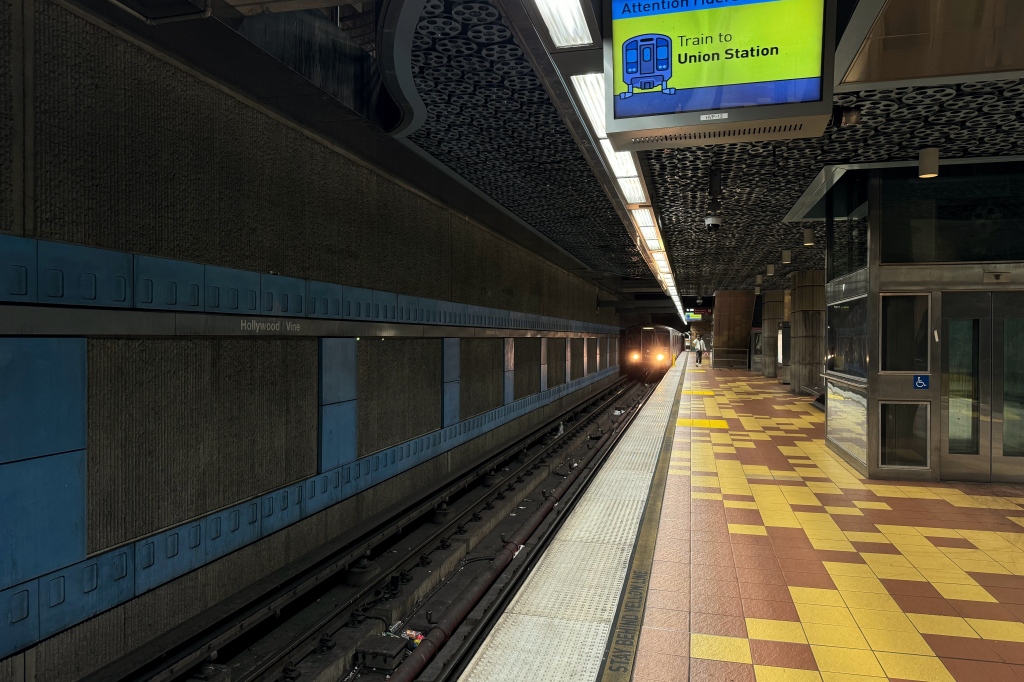Linear view of a subway track.